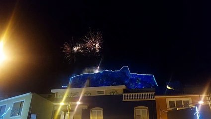 Castelsardo, la magia dei fuochi d'artificio per dare il benvenuto al 2026