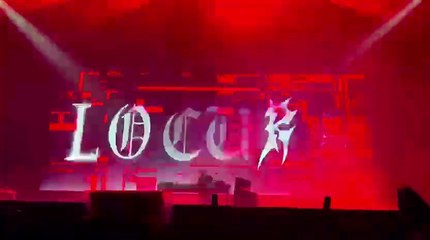 Olbia, Mengoni lascia il palco a Lazza: continua la festa di Capodanno