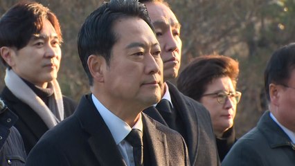 장동혁, 새해 첫날 현충원 참배..."국민 위한 이치" / YTN