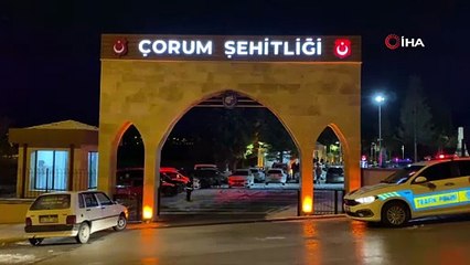 Şehitlikte yılbaşı gecesi: Aileler dualarla yeni yıla girdi
