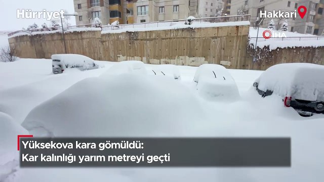 Yüksekova kara gömüldü: Kar kalınlığı yarım metreyi geçti