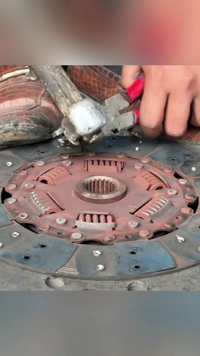 Clutch Plate Restoration: Rebuilding an Old Rusty Clutch Plate