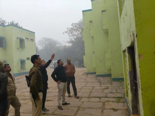 नवोदय विद्यालय जौरा मेें पीटी टीचर से प्रताडि़त 150 छात्रों ने अपने को कमरे में किया बंद