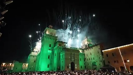 Ferrara, incendio del Castello sulle note di Albachiara
