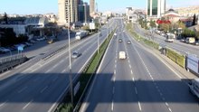 Yılın ilk günü İstanbul'da yollar boş kaldı