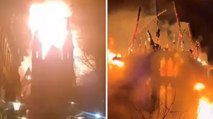Il video della chiesa in fiamme ad Amsterdam: del tetto del campanile non rimangono che tizzoni ardenti