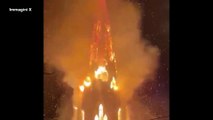 Brucia chiesa in centro ad Amsterdam: crolla il campanile