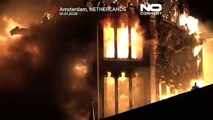 Incendio nel centro di Amsterdam distrugge chiesa storica a Capodanno
