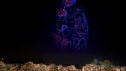 Capodanno a Padova, la danza dei droni nel cielo allo scoccare della mezzanotte: il video