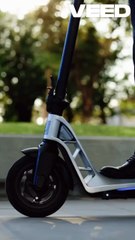 Silence feels smooth — but it removes a warning humans instinctively depend on. ⚡👣 #EVSafety #SilentEVs #PedestrianSafety #RoadAwareness #AutoFacts #UrbanTraffic