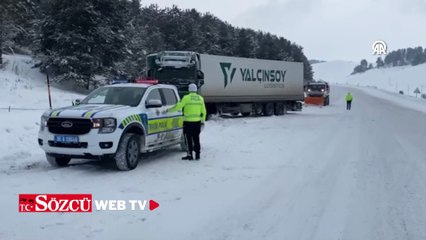 Şavşat kara yolunda tırların geçişine izin verilmiyor