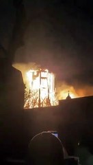 Impactante incendio de una iglesia histórica de Ámsterdam