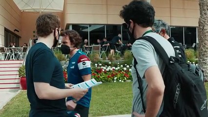 Fernando Alonso_ VIEJOS Y NUEVOS RIVALES I Serie de TV (02x04) (Amazon Prime) 🏥🚴