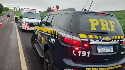 Quatro pessoas ficam feridas após capotamento na BR-277, em Cascavel