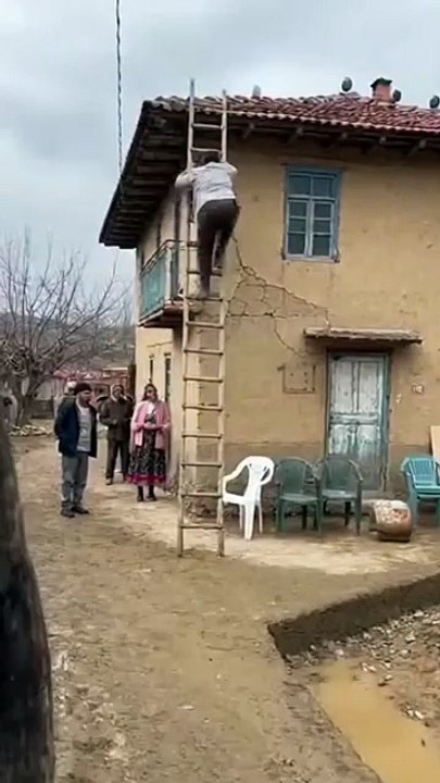 Look how he fell off the ladder 🤣😂