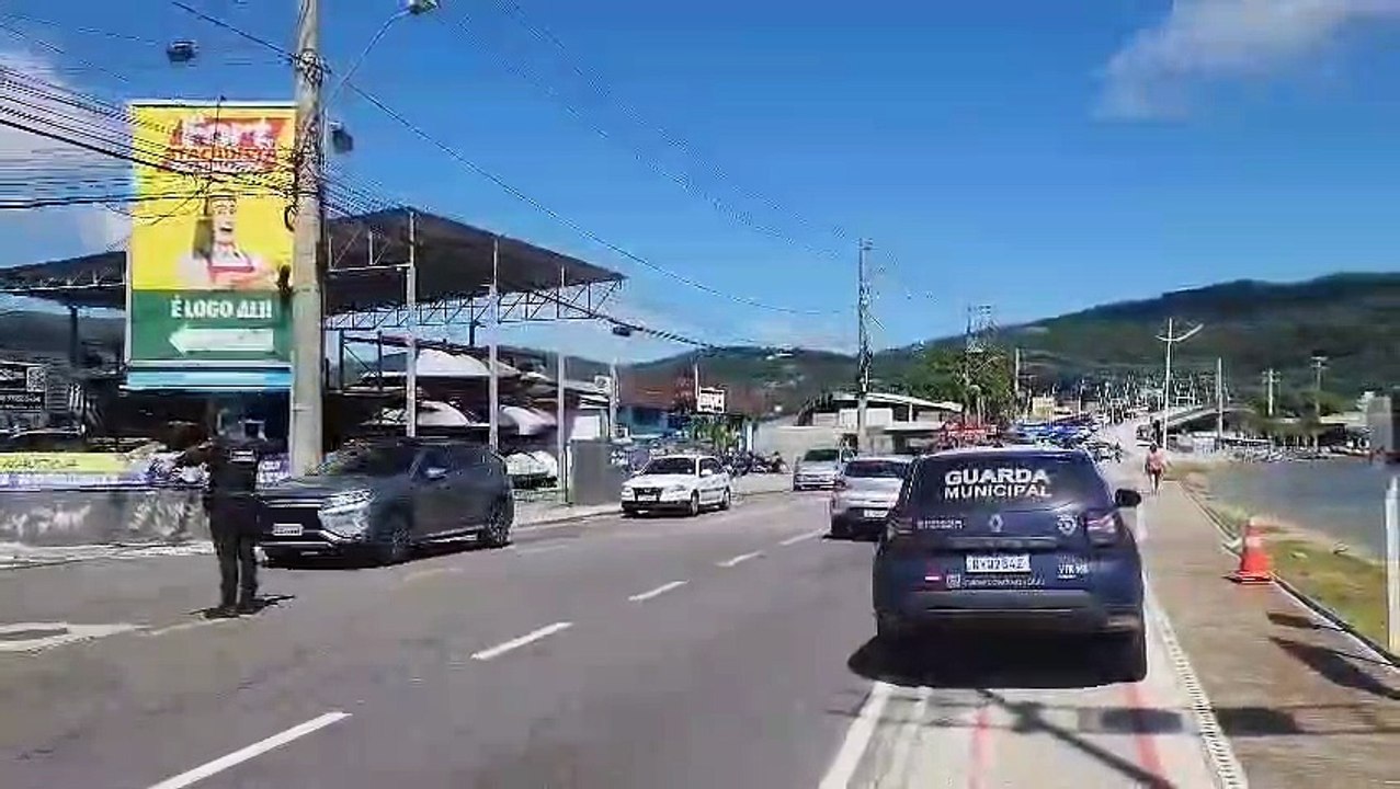 Filas quilométricas e trânsito caótico marcam retorno do sol em Florianópolis; veja rotas