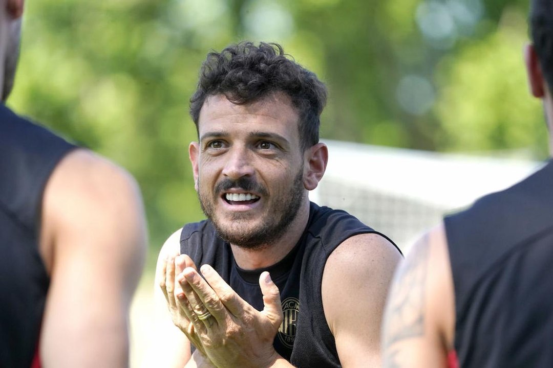 VIDEO / Marcelo, Florenzi e... una leggenda del Napoli: la top 11 dei giocatori ritirati nel 2025