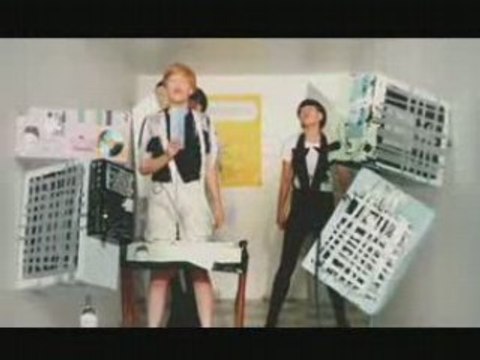 Le corps mince de Françoise - Cool and Bored