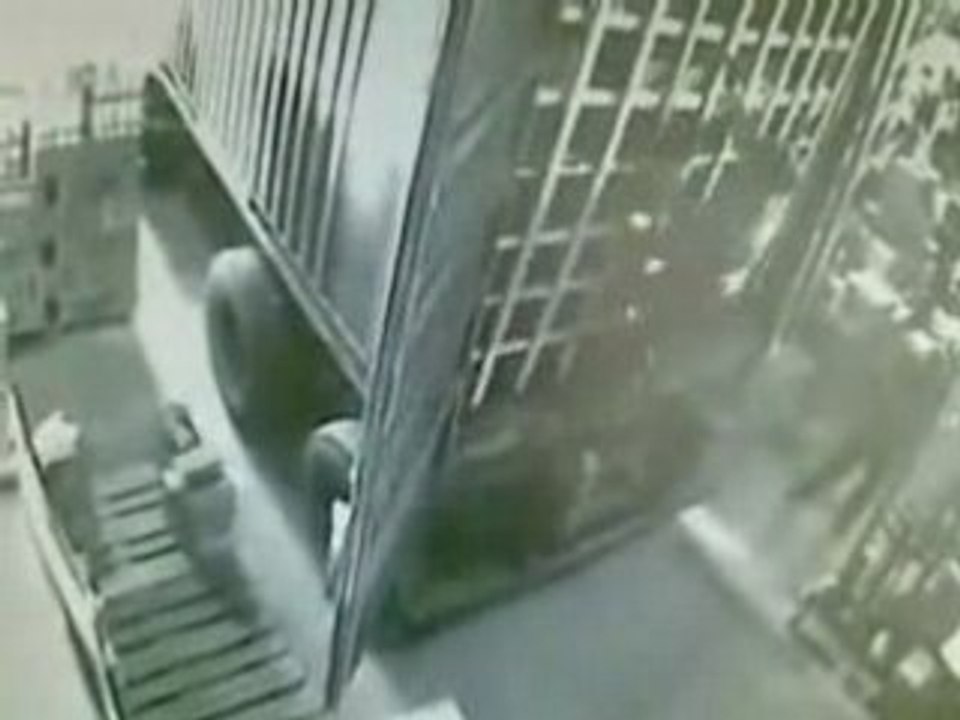 régis decharge un camion lol