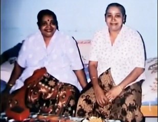 எனது அம்மாவும் எனது பெரியம்மாவும் ஆங்கில புத்தாண்டு