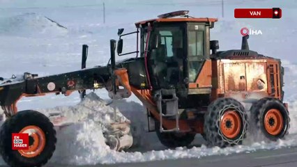 Van'da kardan dolayı 594 yerleşim yolu kapandı, eğitime ara verildi