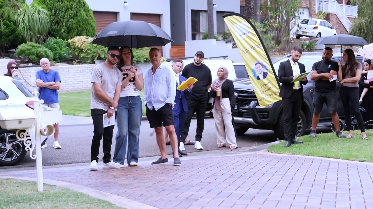 Sydney and Melbourne property markets go backwards as national values hit speed bump