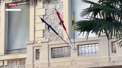 Incendie dans un bar en Suisse : la ville de Mandelieu, jumelée avec Crans-Montana, endeuillée par le drame