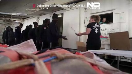 SOS Mediterranee'nin kurtardığı göçmenler yılbaşını sıcak yemekle kutladı