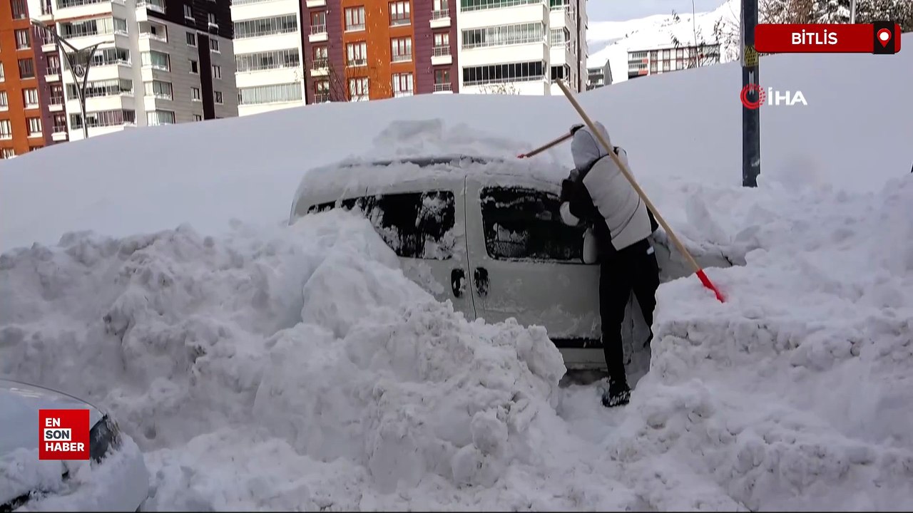 Bitlis’te kar yağışı 294 köy yolunu ulaşıma kapattı