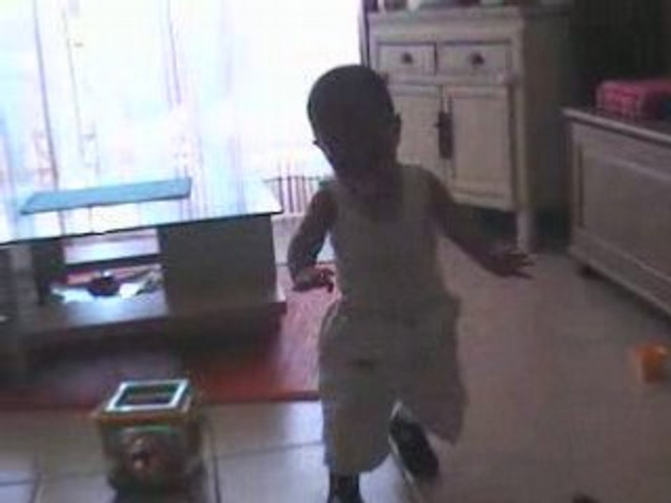 Premiers pas de Louis 2