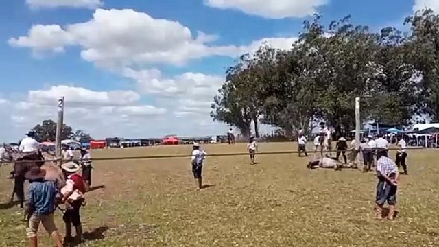 Jineteadas en Basto Oriental en el Ruedo Roberto Artigas de Zapicán - Parte 2 de 2 - Lavalleja, Uruguay