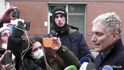 Crans-Montana, il padre di un italiano ferito: "Sta male, ma è vivo"