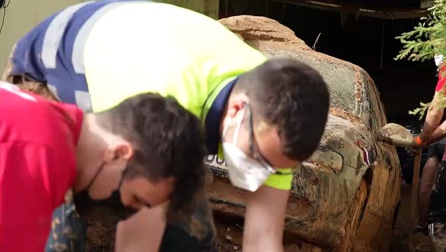 Feijóo manda a la jueza sus mensajes con Mazón el 29O: Lleva la iniciativa de comunicación