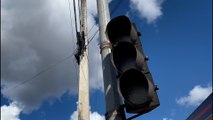 Semáforos entre as ruas Fortaleza e Francisco Bartinik ainda estão inoperantes
