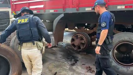 PRF flagra troca de pneus contrabandeados em borracharia na BR-277 em Cascavel