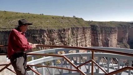 Tras las Huellas de un Dinosaurio | movie | 2025 | Official Trailer