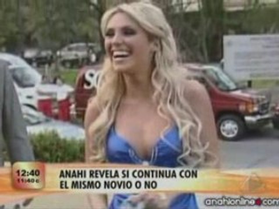 ANAHI BODA MARICHELO EN ETV