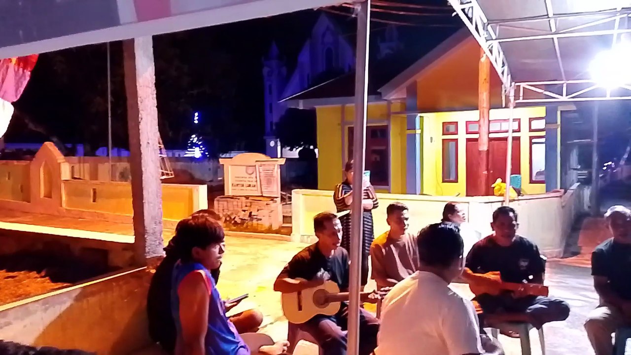 Warga Lelewi Rayakan Tahun Baru dengan Musik Yanger