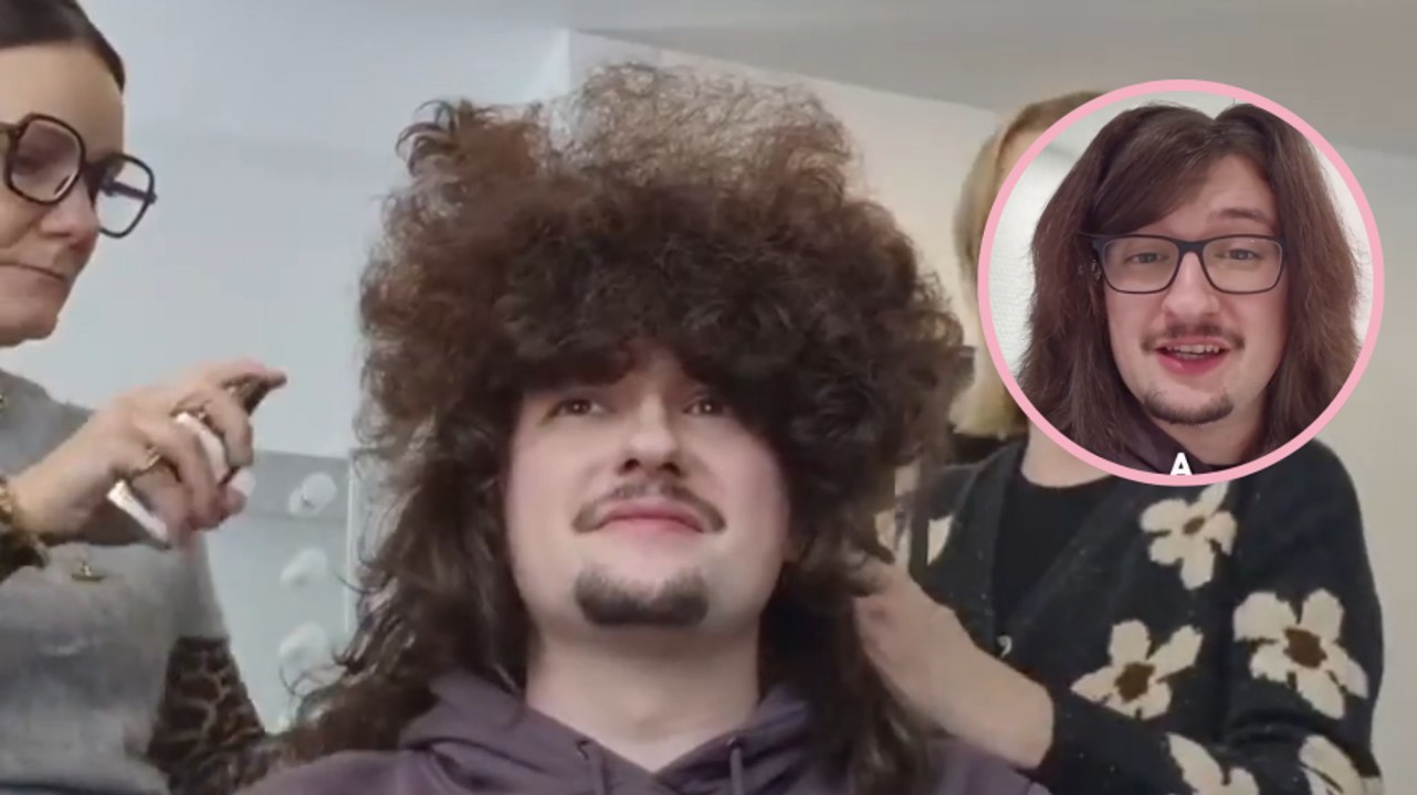 United, il tifoso che non si taglia i capelli si fa la messa in piega: il risultato è...