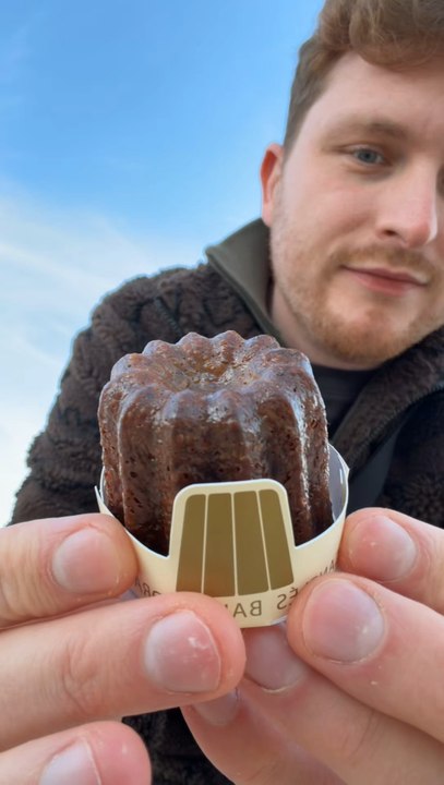 Toutes les spécialités d’Arcachon 😍✨Entre les cannelés, les sablés de la dune, les moules ou encore les dunes blanches, il y en a pour tous les goûts ! 😋Dis-moi quelle ville tu voudrais que je fasse ?