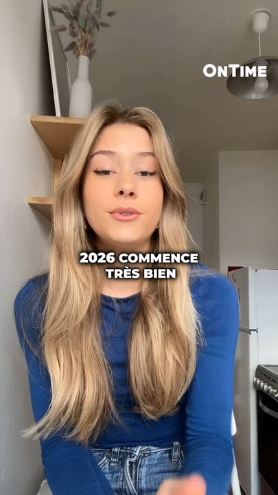 On prépare un café latté en parlant du film « Qui brille au combat »