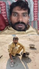 دیکھیں مستری پلستر کر رہا ہے اپ کو اس کی پکچر یہ ویڈیو اچھی لگے لائک کمنٹ کرنا