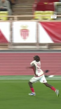 Mamadou Coulibaly was sent off for this incredible agression