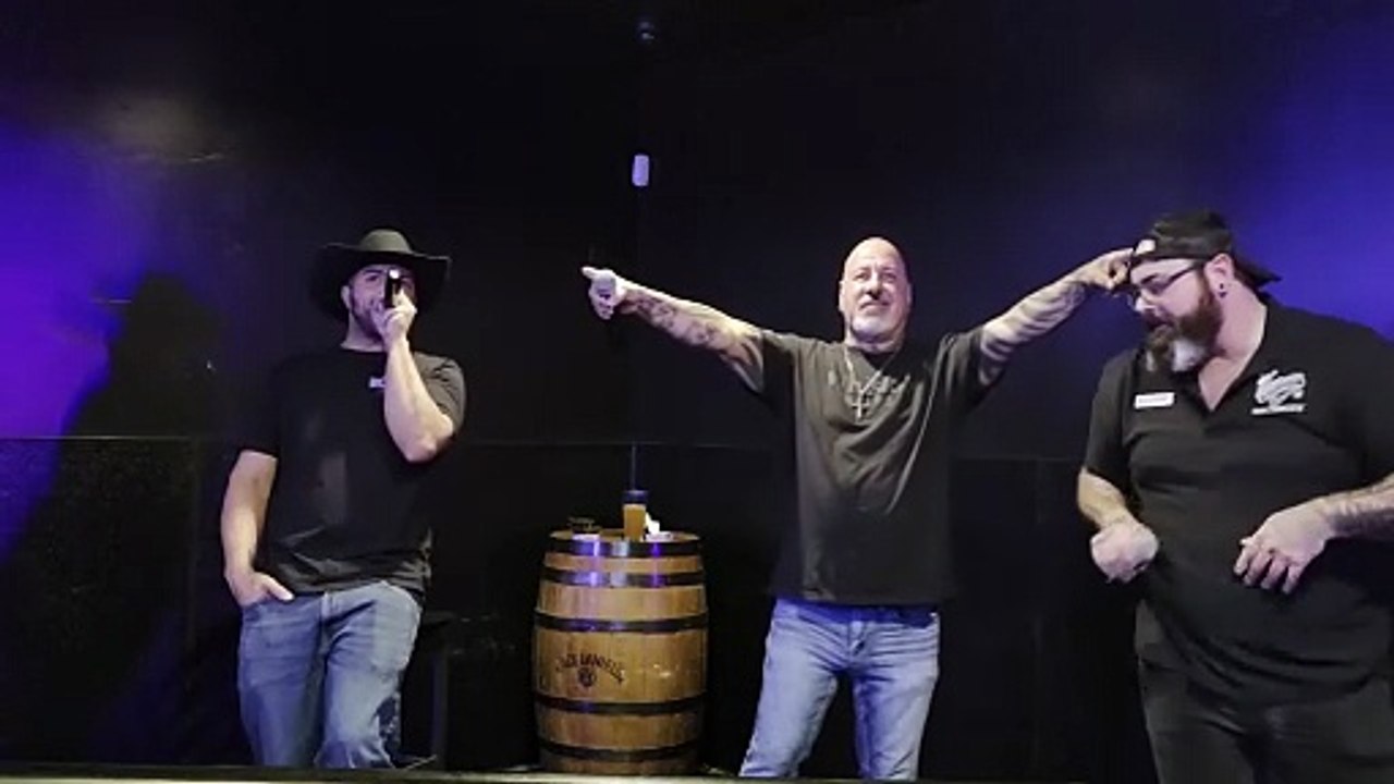 PIERCE THE VEIL - KING FOR A DAY (PERFORMED LIVE BY LARRY, AUSTIN AND JEFF)