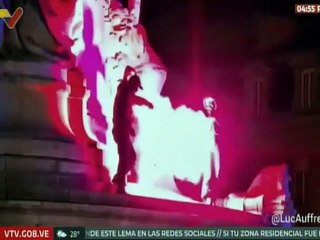 Francia | Ciudadanos queman en París una bandera de EE. UU. en señal de protesta