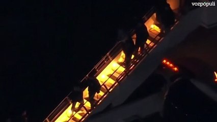 El momento en el que MADURO ESPOSADO baja del avión en NUEVA YORK