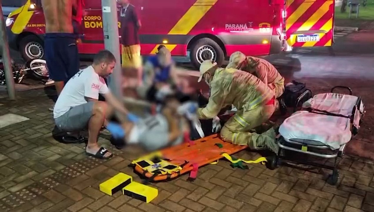 Homem e mulher ficam feridos em acidente entre moto e carro na Avenida Brasil, em Cascavel