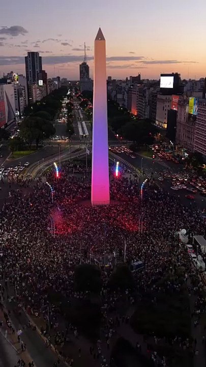Venezuelans celebrating the capture of Maduro.