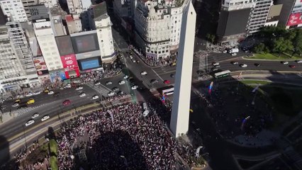 Increíble escena desde Argentina tras la captura de Maduro: La Plaza de la República repleta de venezolanos
