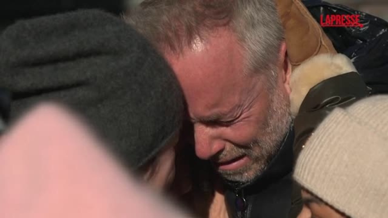 A Crans Montana il dolore e le lacrime dei parenti delle vittime